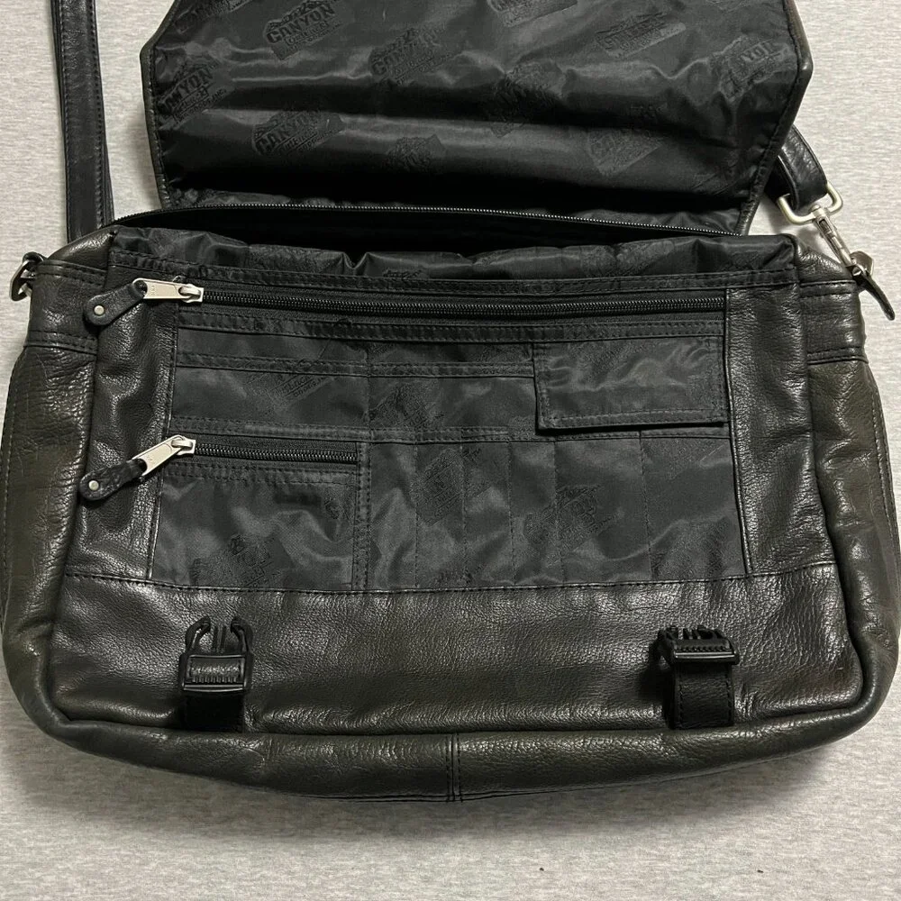 Ohio State‎ Canyon Outback Leather Messenger Briefcase Black Embossed Buckeyes